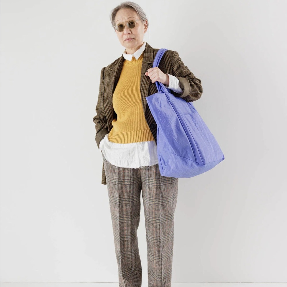 BAGGU TRAVEL CLOUD BAG IN COLOR BLUEBELL
